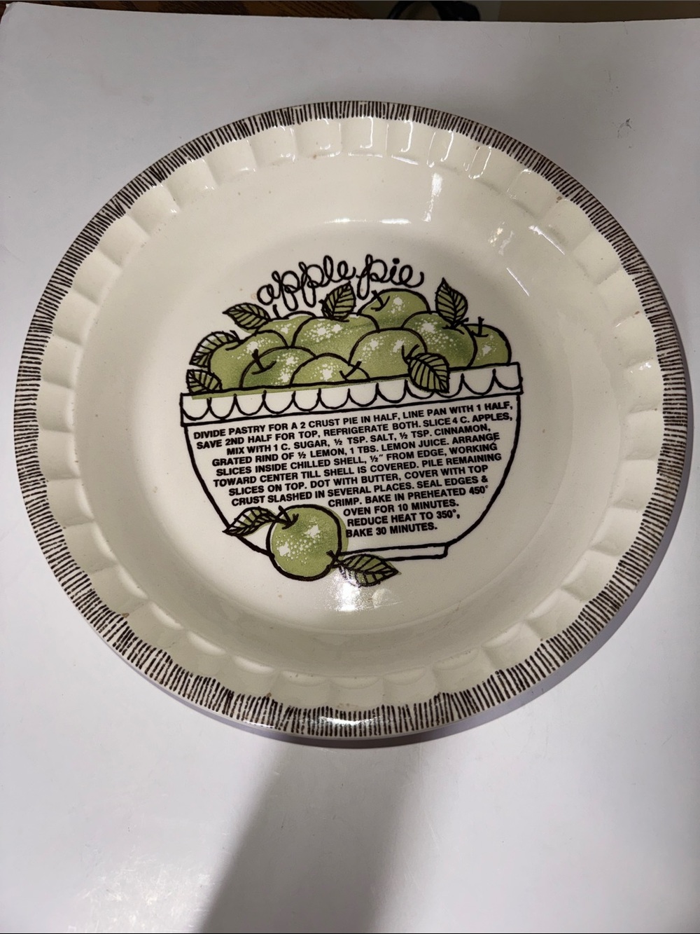 Royal China Jeannette 11” Ceramic Apple Pie Plate w/ Recipe White/Green